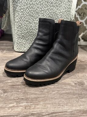 Dolce Vita Women's Black Leather Chelsea Boot with Lug Sole 9.5